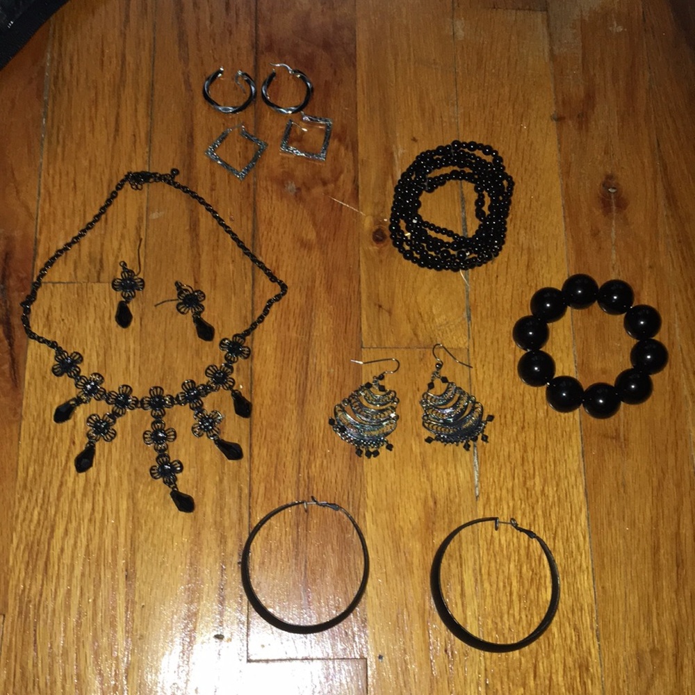 8 piece Black Earrings Necklace Bracelet Lot